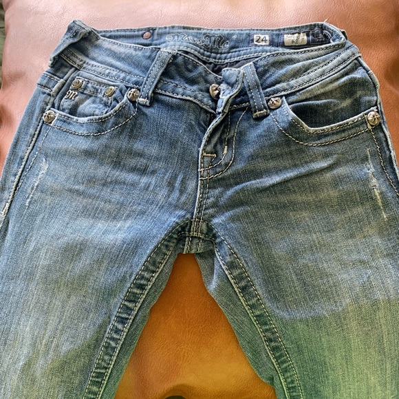 Miss Me Jeans - Picture 1 of 11